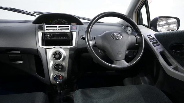 Toyota Vitz (2005) смотреть онлайн