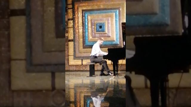 А. Скрябин Этюд cis-moll op. 42 #5 смотреть онлайн