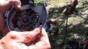 Почему сальники коленвала мотокосы, бензокосы преждевременно выходят со строя.