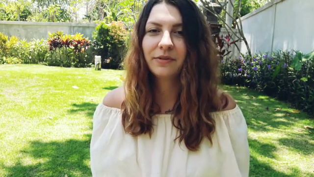 Свадебное платье. Нужно ли очищать перед тем как отдать? смотреть онлайн