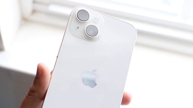 iPhone 14 Vs iPhone 13 Mini! (Comparison) (Review) смотреть онлайн