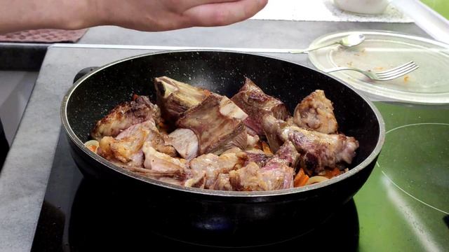 Гуляш из говядины . Готовим говяжьи ребра с овощами . Говяжьи ребра смотреть онлайн