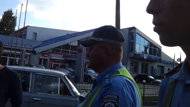 Менты незаконно заблокировали автомобиль, Донецк смотреть онлайн