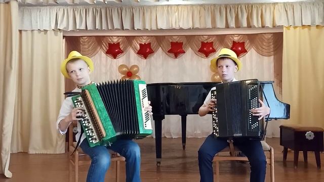 Д.Кабалевський "Маленька полька" виконує дует Шон Тарасюк і Дейнеко Ілля. смотреть онлайн