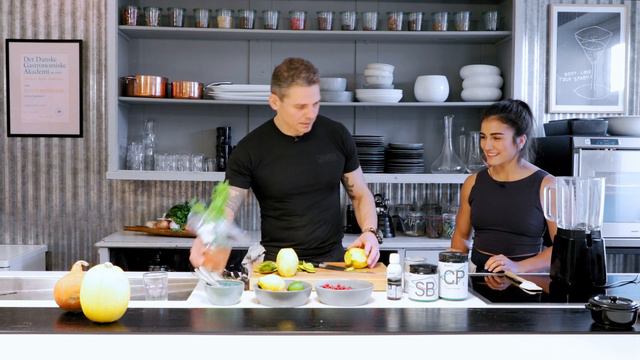 CrossFit Games® Athlete Lauren Fisher & Michelin Chef Thomas Rode - Mango Mint Smoothie смотреть онлайн