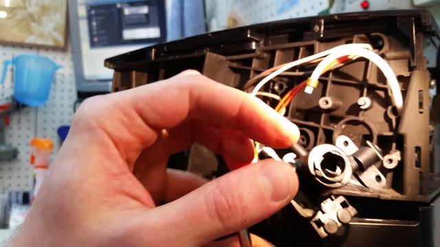 Ремонт крана пар/вода на кофемашине Delonghi. смотреть онлайн