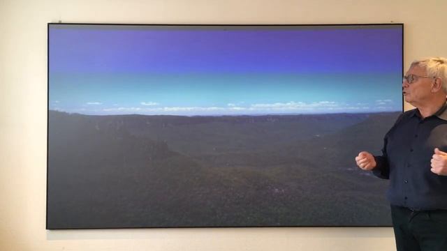 UST screen with Lenticular Surface 100" and 120" смотреть онлайн