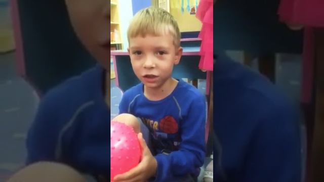 Друзья в детском саду поздравляют Реяну с днем рождения. 25.09.2018😊 Часть 1. смотреть онлайн