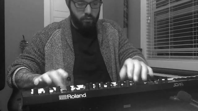 Roland JD-Xi Synthesizer - Paperclips смотреть онлайн