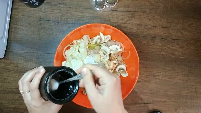 Горшочки с ОВОЩАМИ и МЯСОМ в ДУХОВКЕ!!! смотреть онлайн