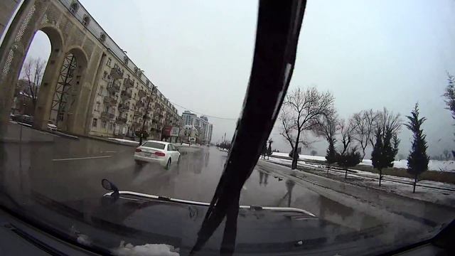 О том как правильно помыть Mitsubishi Pajero с помощью Audi A4 Quattro смотреть онлайн