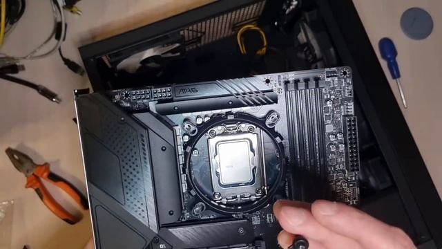 Комплект MSI MAG B660M MORTAR и intel CORE i5 12400f с Алиэкспресс Обзор Сборка и Тесты смотреть онлайн