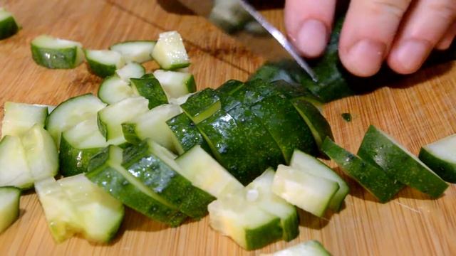 РЕЦЕПТ ОКРОШКИ НА ХЛЕБНОМ КВАСЕ. КАК ПРИГОТОВИТЬ ХОЛОДНЫЙ СУП В ЛЕТНЮЮ ЖАРУ. смотреть онлайн