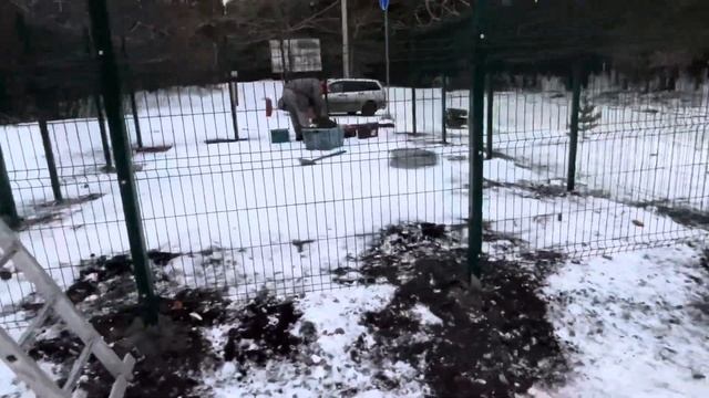 Забор из 3д сетки с егозой . Для будущей подстанции . Челябинск , район ЮурГУ .