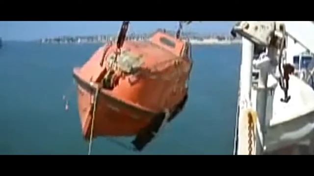 Спуск спасательной шлюпки с помощью шлюпбалки гравитационного типа смотреть онлайн