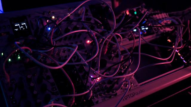 'Aglaia' Generative Ambient Modular #2 (O+C, Morphagene, STO, Black Wavetable) смотреть онлайн
