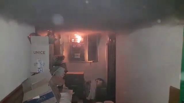 В Запопожье на Авраменко в подъезде загорелась электрощитовая смотреть онлайн