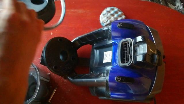 Плохо всасывает пылесос Samsung SC21F50VA смотреть онлайн