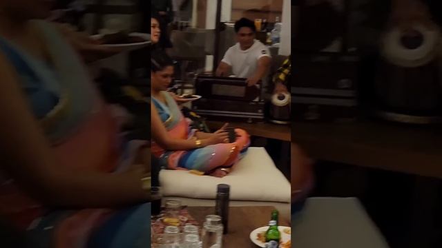 Kapil Sharma Sings A Beautiful Song At Aamir Khan's House With Friends смотреть онлайн