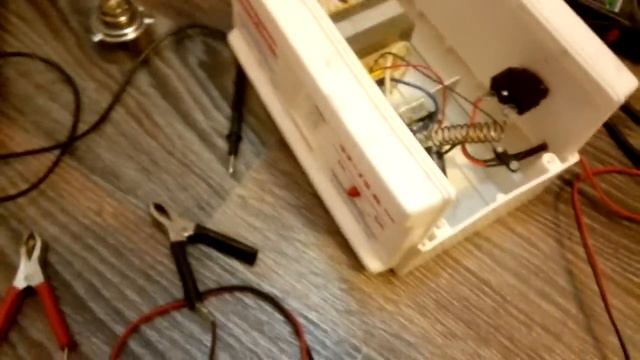 Самодельное ЗУ для АКБ автомобиля из ИБП. 5. Разбираем покупное ЗУ, оценка и сравнение. смотреть онлайн