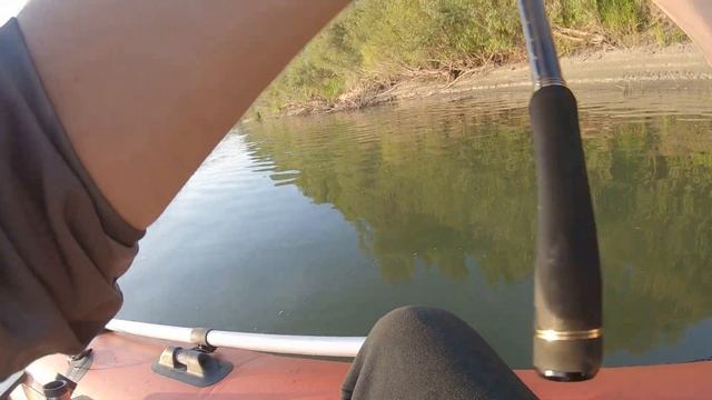 КТО БОЛЬШЕ? НА СПОР! Ловля щуки на офсет в сибирском коряжнике. В поисках мамки! Часть 1 смотреть онлайн