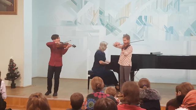 Шутка- сувенир. И. Фролов. Исполнители Чёрная Эвелина и Шутко Назар