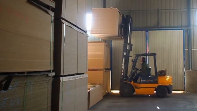 Работа вилочных погрузчиков и складской техники LiuGong смотреть онлайн