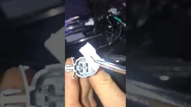 Subaru Forester 2019 фішка фонаря, як розібрати. Disassemble, replace the flashlight connector. смотреть онлайн
