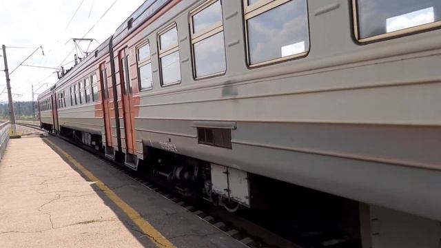 ЭР9ПК-332 ползёт на красный смотреть онлайн
