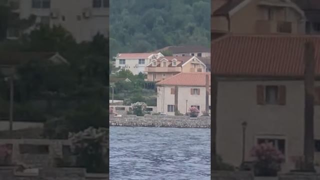 Черногория. Храмы и постройки, которым более 600 лет, выстроены прямо в скалах. Чудо архитектуры! смотреть онлайн