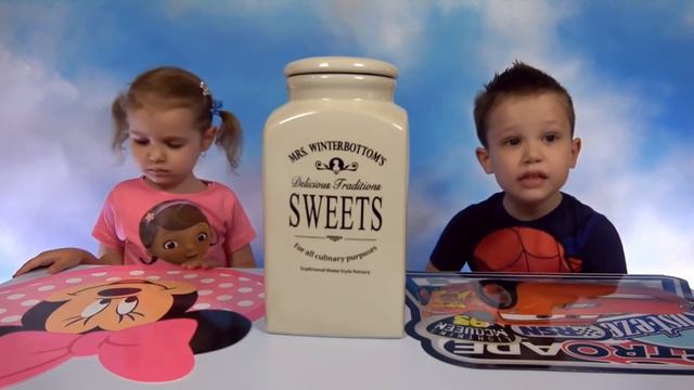 МИСТЕР МАКС НАШЁЛ МАЛЕНЬКОГО ГОМУНКУЛА И ПРИЮТИЛ смотреть онлайн