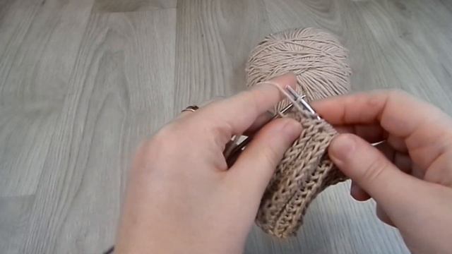 Узор спицами Пышная, эластичная резинка 2*3 Вяжется просто. смотреть онлайн