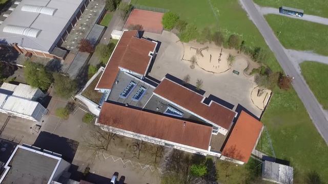Pollhansschule Schloß Holte-Stukenbrock смотреть онлайн