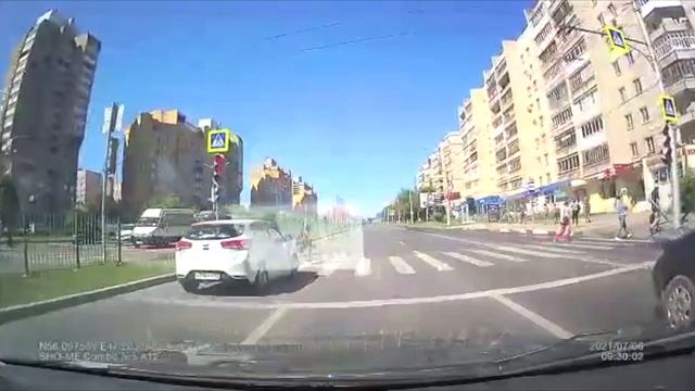 У Шупашкара чуть не сбили пешехода смотреть онлайн