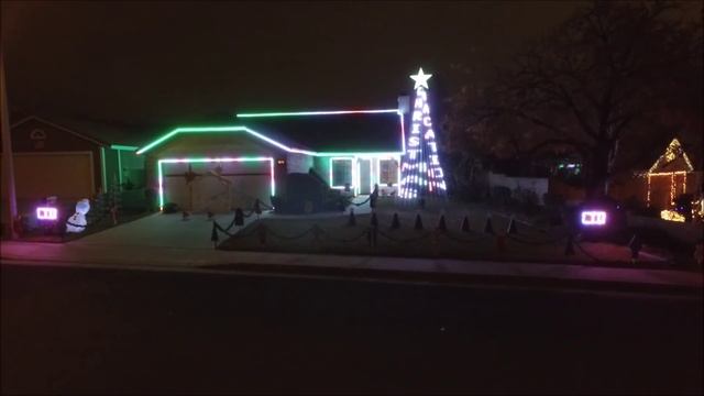 Katie Campbell - "Christmas Vacation" Christmas Light Show 2015 смотреть онлайн