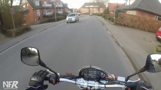 SWM SM 125 R Bikeporn and Review I Supermoto Test I NF-Riderz I HD смотреть онлайн