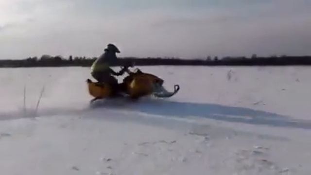 BRP MXZ 800 Renegade смотреть онлайн