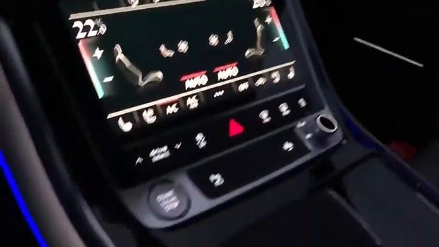 New-Audi-Q7-dynamic-rear-and-front-lights смотреть онлайн