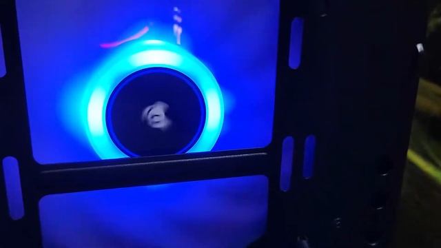 Шум работы вентиляторов Corsair AF140 LED 2018 на максимальных оборотах 1250rpm смотреть онлайн