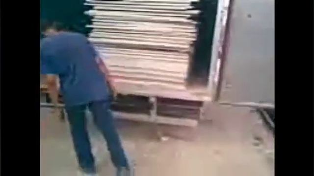 Перегруз Газели. Негабаритные грузы. Топ-5 Самых невероятных грузов, перевозимых Газелями смотреть онлайн