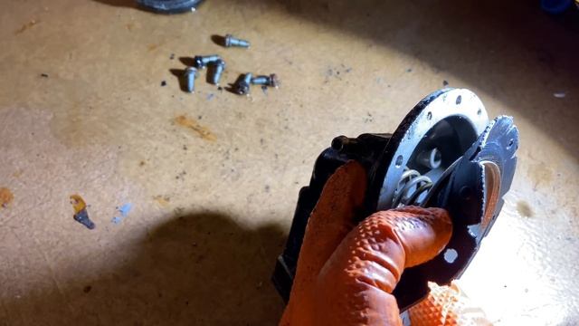 Fuel Pump Replacement In A Mercruiser 260 Boat Engine смотреть онлайн
