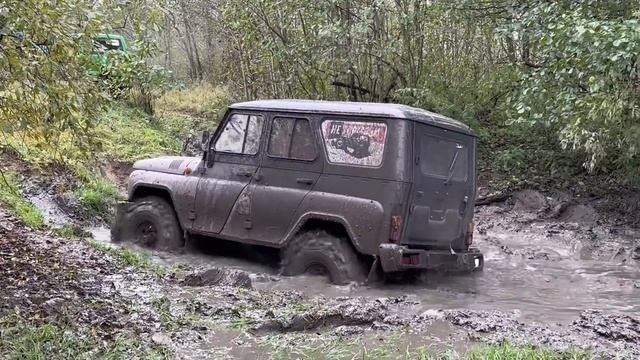 ТАНК НА 33 КОЛЕСАХ ВСЕХ УДИВИЛ НА БЕЗДОРОЖЬЕ!!! смотреть онлайн