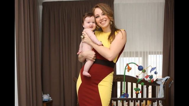 "РОЖДЕНИЕ СЫНА"-ДИБРОВ И ЖЕНА ПРИНИМАЮТ ПОЗДРАВЛЕНИЯ. смотреть онлайн