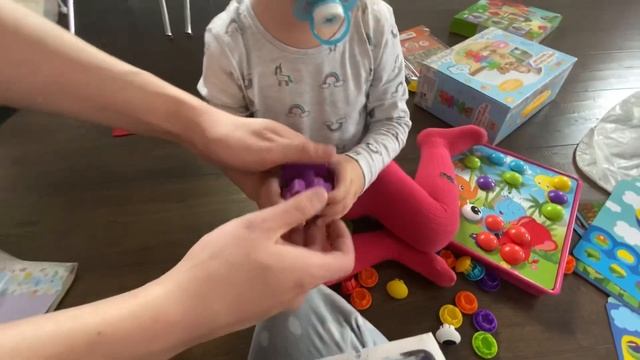 Новинки игрушек в fix price. Распаковка.Залили пол в комнате. смотреть онлайн