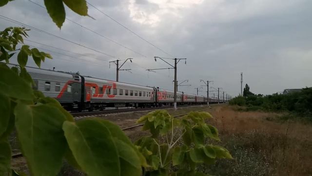 Электровоз ЭП1М-694 с поездом Кисловодск-Санкт-Петербург смотреть онлайн