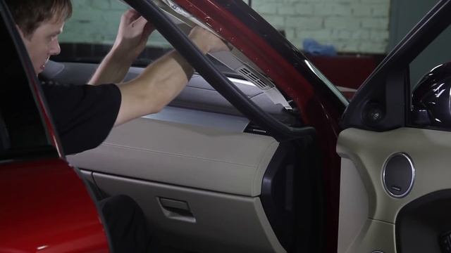 УСТАНОВКА ВИДЕОРЕГИСТРАТОРА НА LAND ROVER EVOQUE (AXIOM SPECIAL Wi-Fi) смотреть онлайн