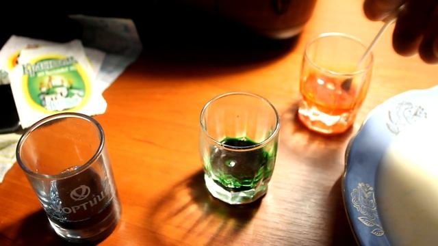 Красивые разводы красителей на молоке (физика) смотреть онлайн