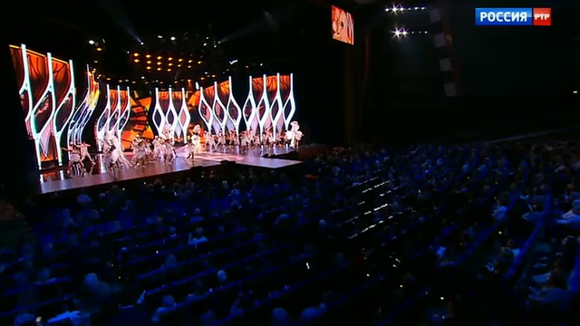 Филипп Киркоров Праздничное шоу Валентина Юдашкина 8 Марта 2018 год. смотреть онлайн