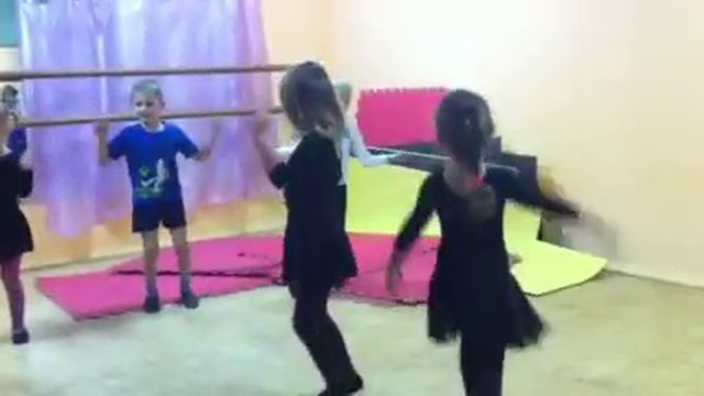 Танец маленьких утят смотреть онлайн