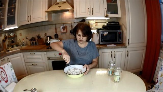 Крученое сало в банке с чесноком и перцем.Лучшая закуска. смотреть онлайн